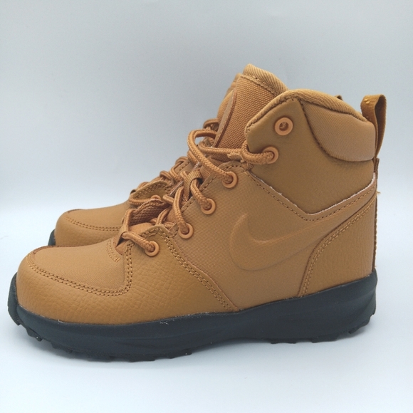 Nike Monoa LTR (PS) Boys Boots Shoes Size 4.5Y Wheat/ Black New With Box - Picture 2 of 11